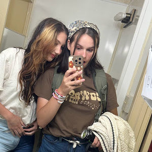 Meet your Posher, Avery